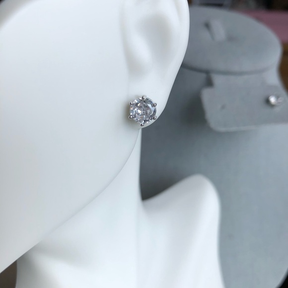 Round CZ Zircon Stud Earrings - Picture 1 of 5